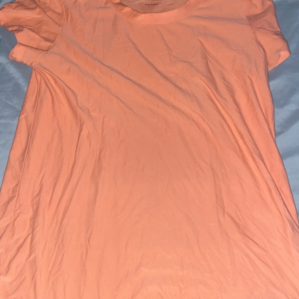 3 Woman L shirts